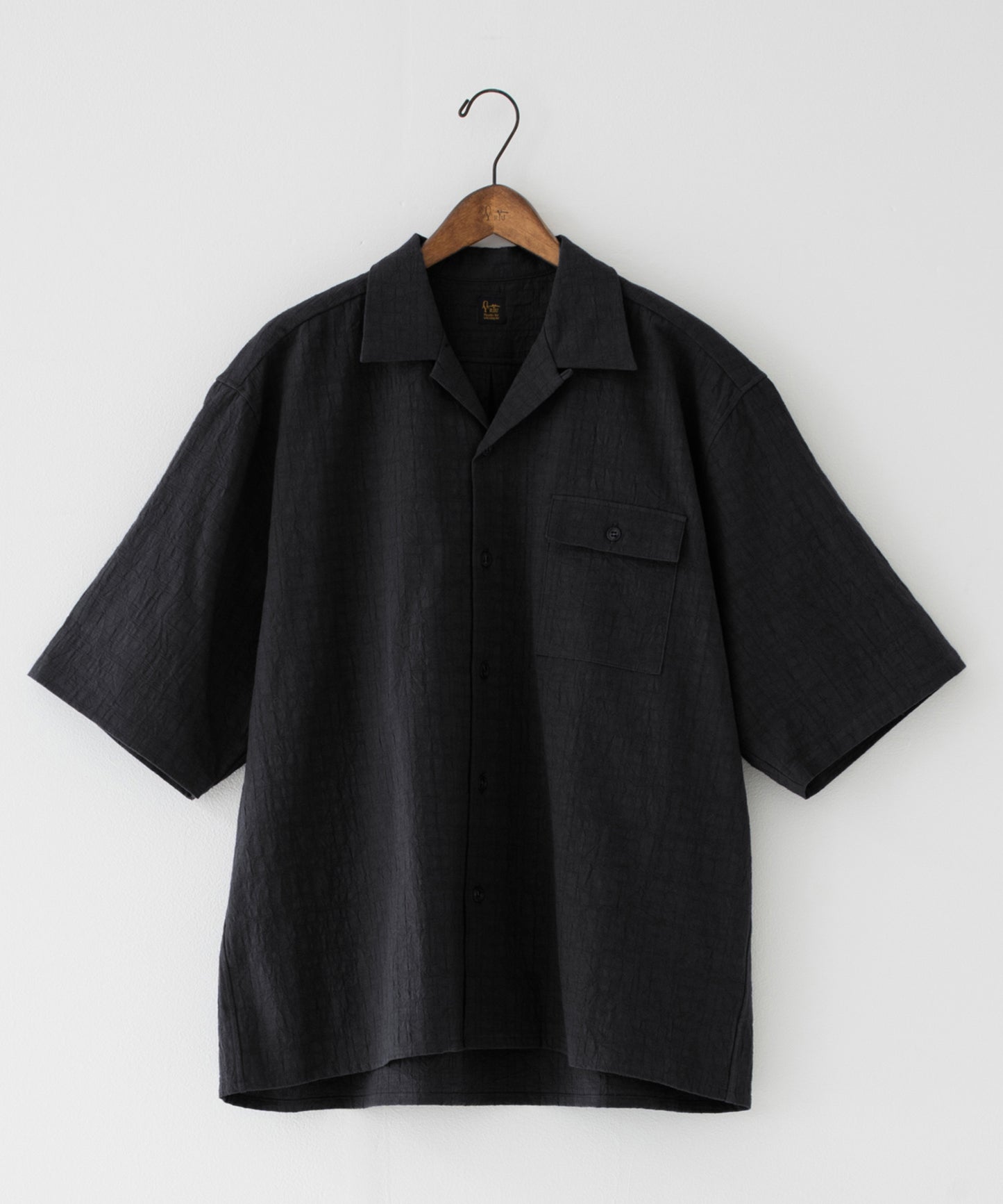 wrinkled effect open collar shirt