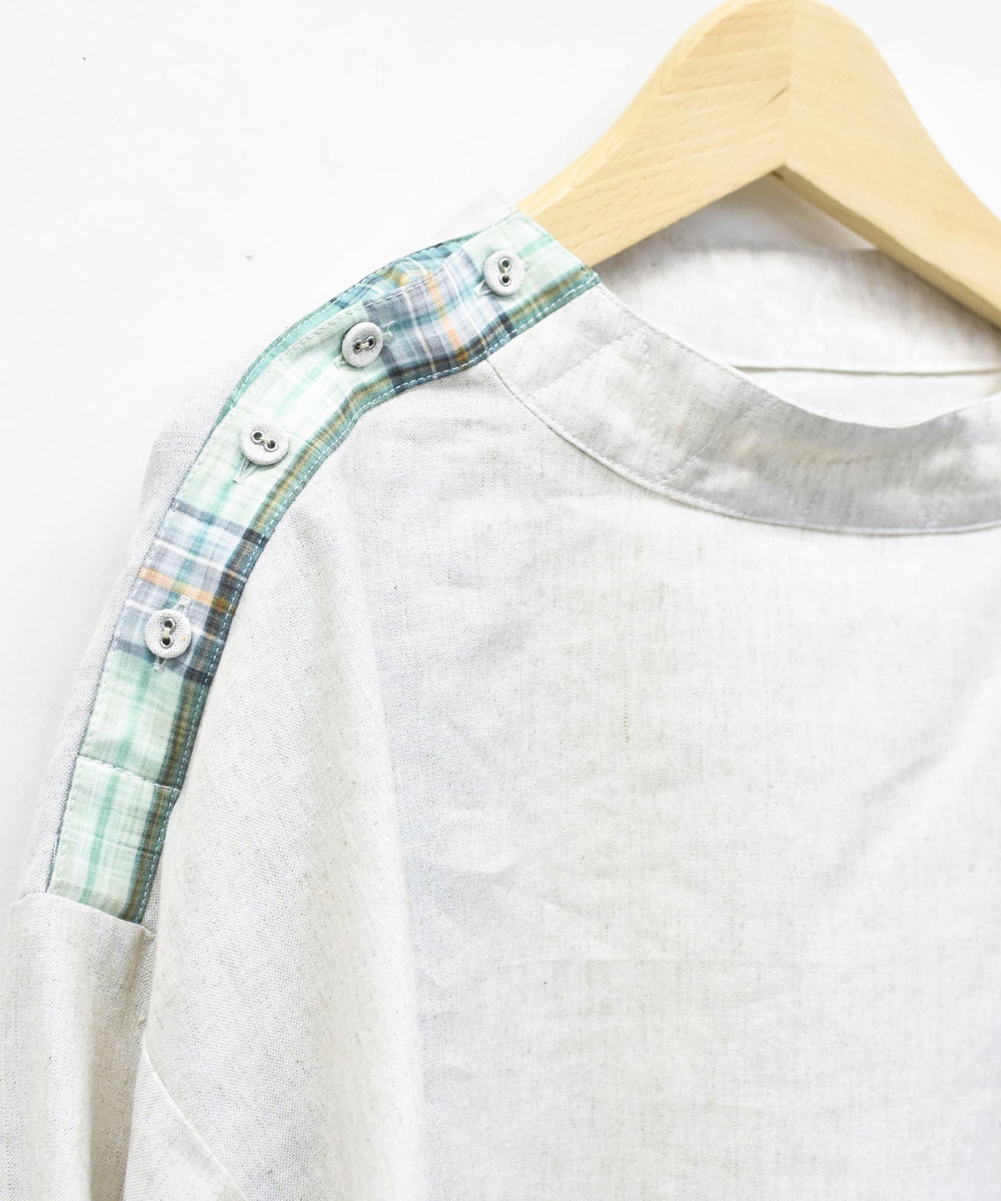 PEDESTRIAN STAND COLLAR SHIRT