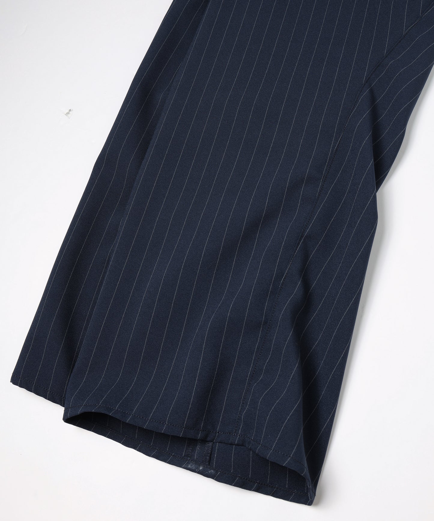 3D STRIPE CUTTING PANTS