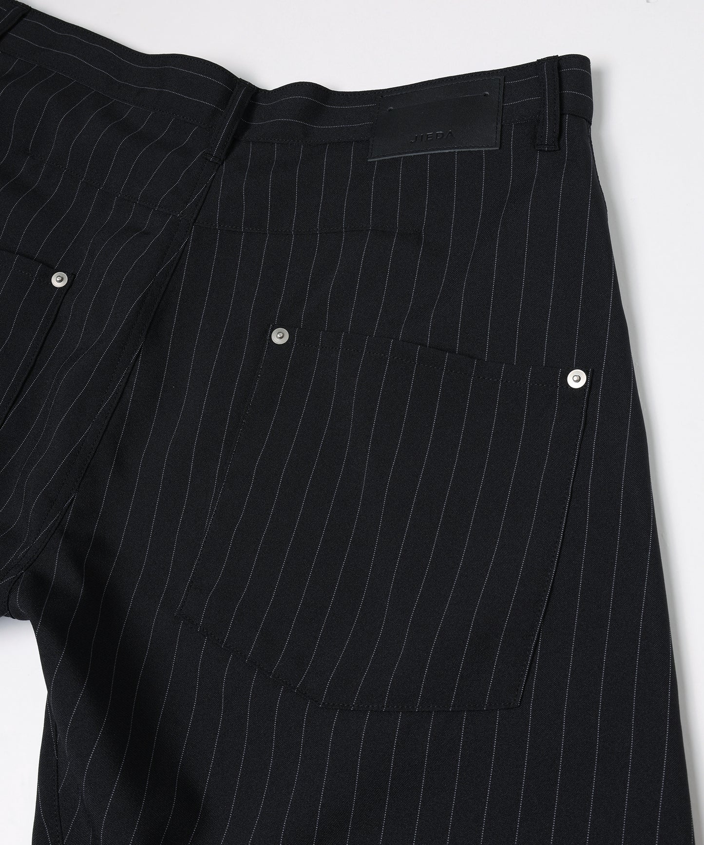 3D STRIPE CUTTING PANTS