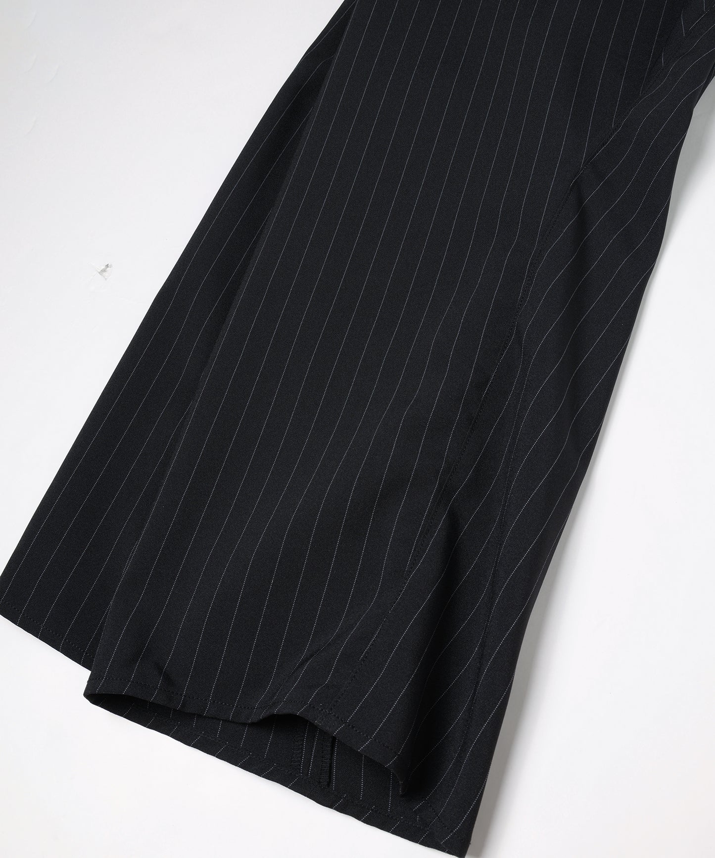 3D STRIPE CUTTING PANTS