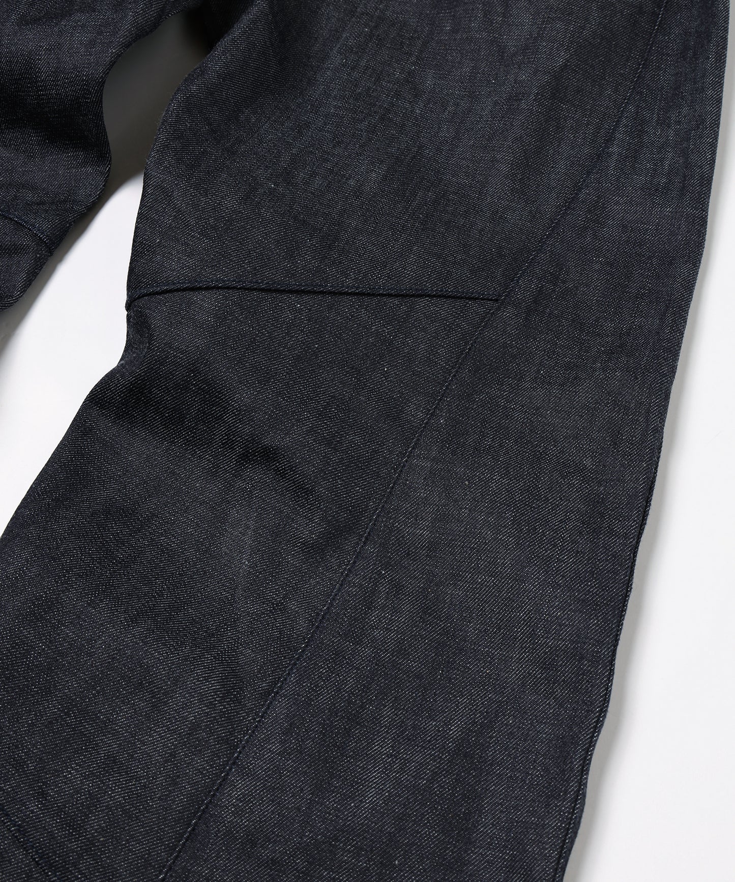 ENGINEERED DRAPING FLARE DENIM PANTS