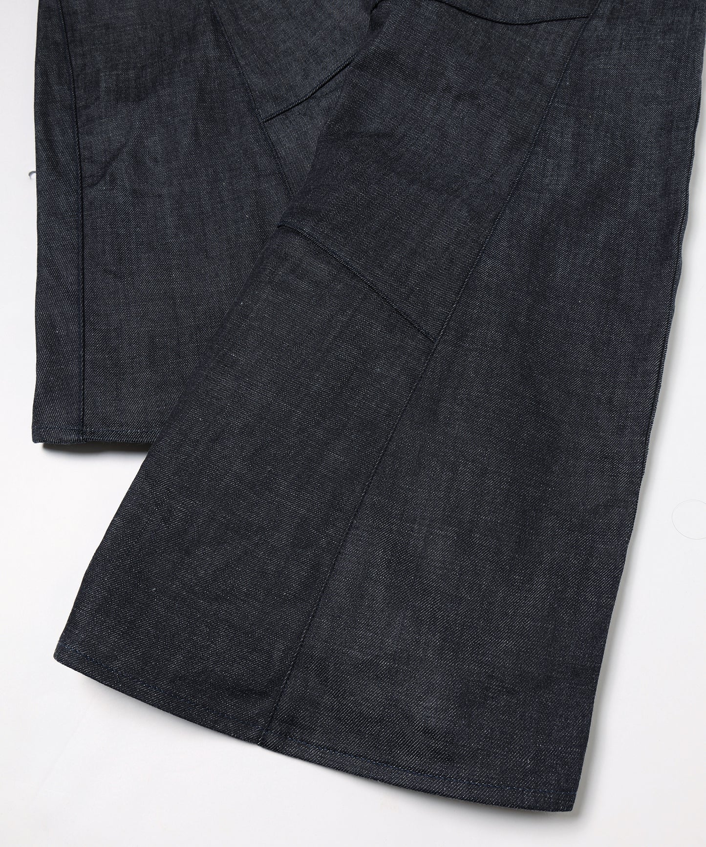 ENGINEERED DRAPING FLARE DENIM PANTS