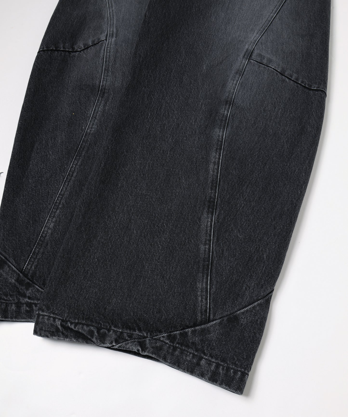 VINTAGE-FEEL DRAPED DENIM PANTS