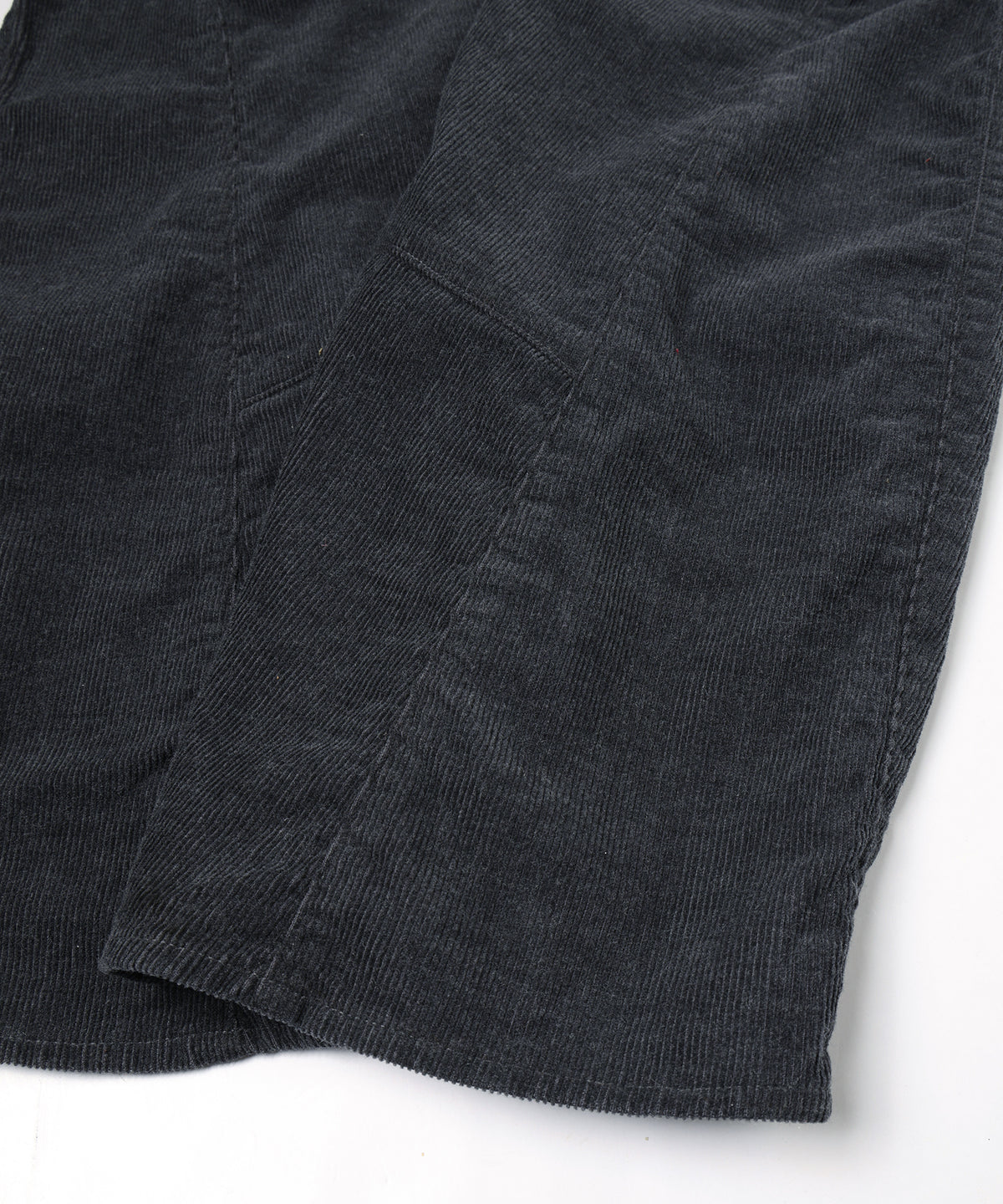 ENGINEERED DRAPING FLARE CORDUROY PANTS
