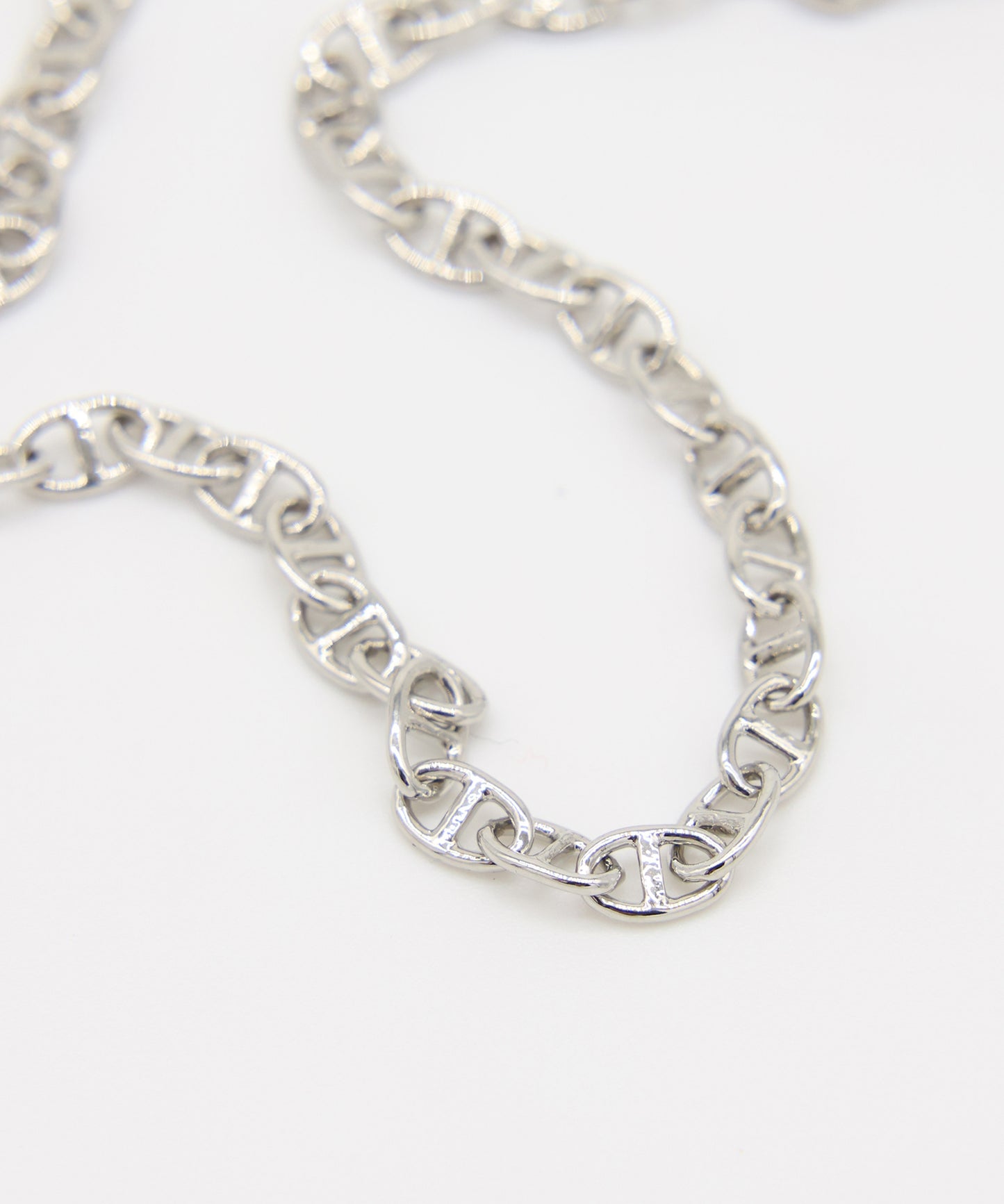 SWITCHING NECKLACE