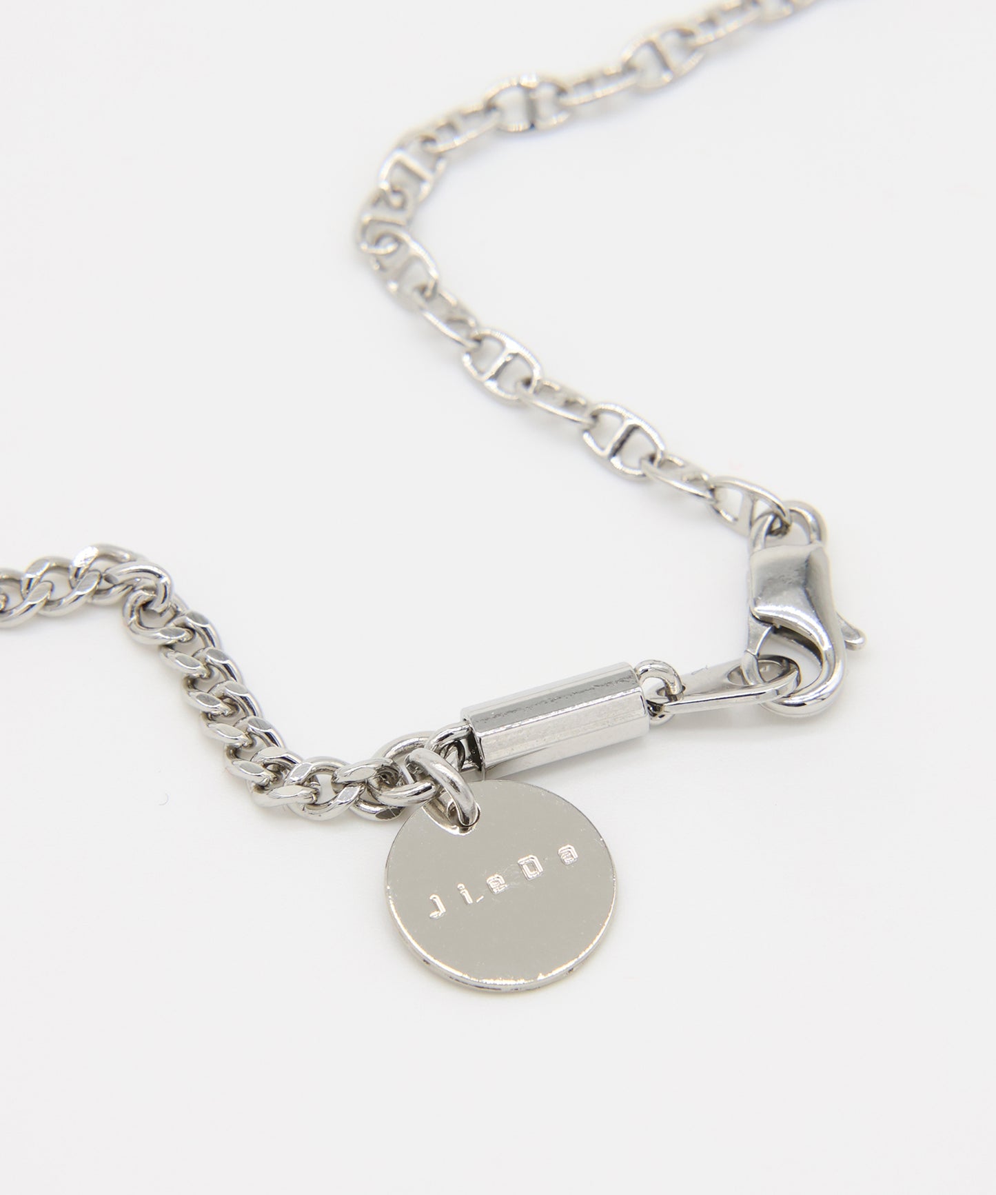 THIN SWITCHING NECKLACE