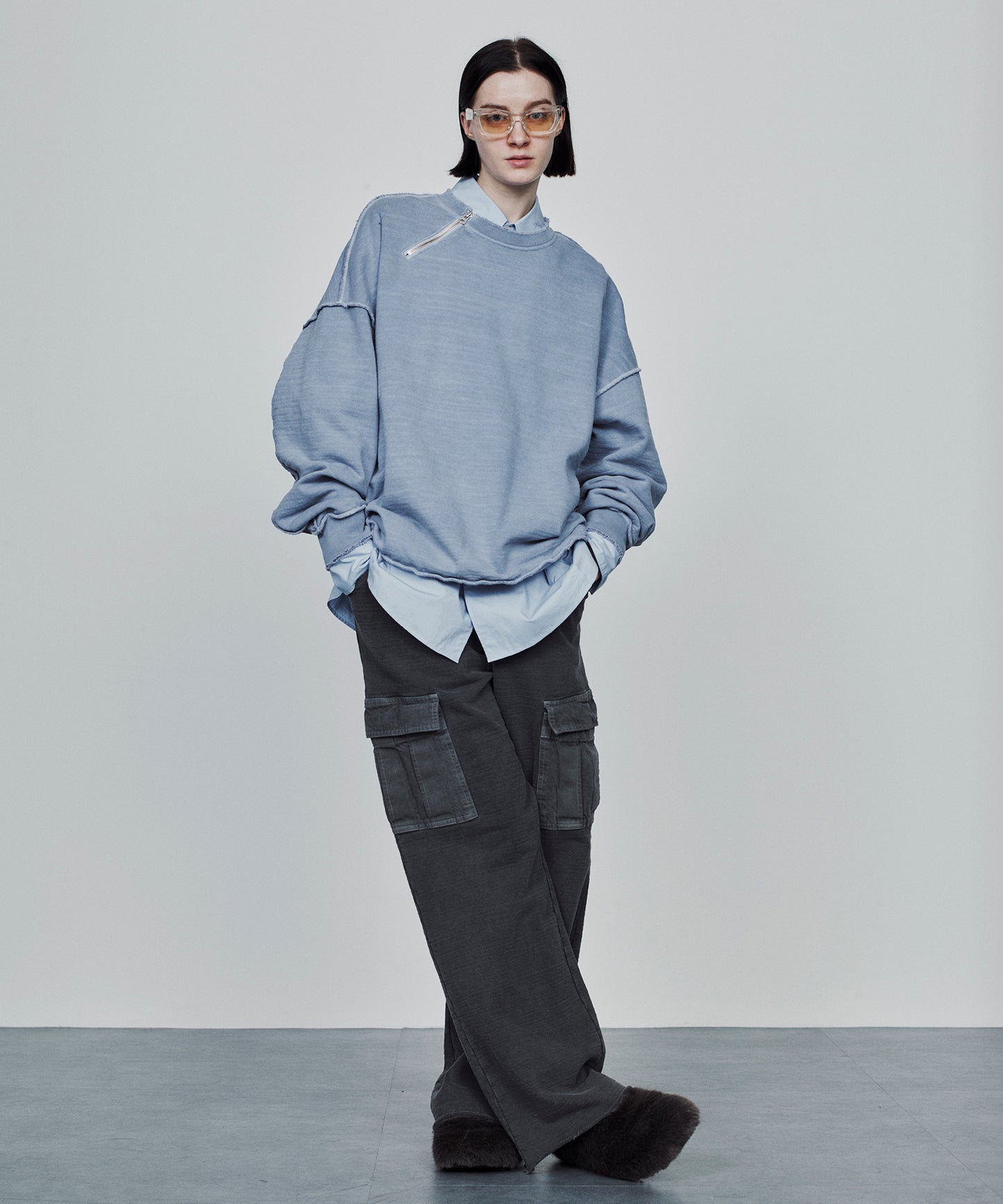 DAMAGE ZIP OVER SWEAT CREW