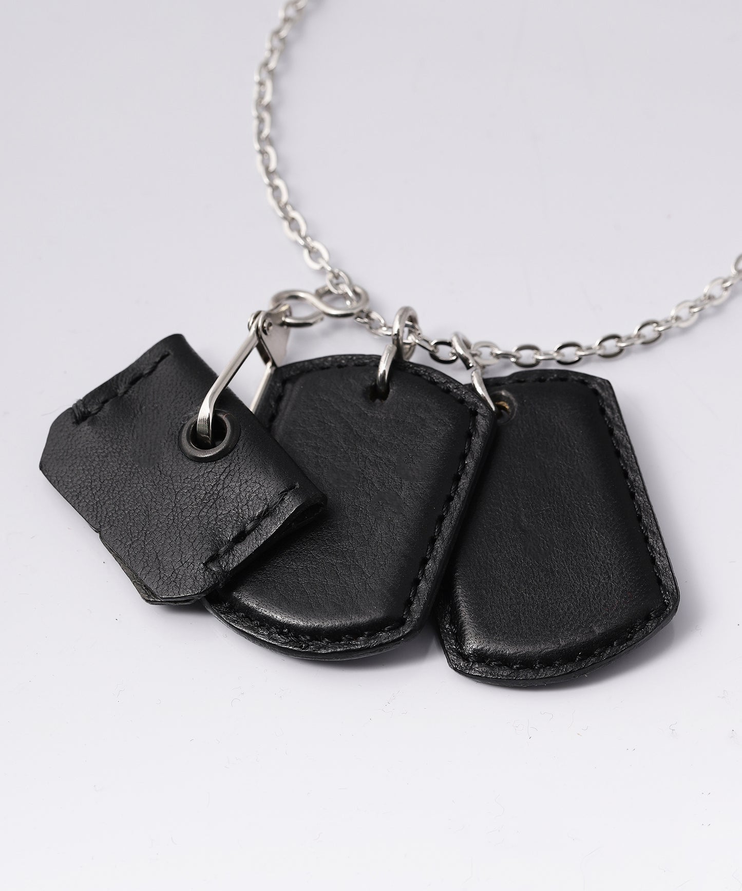 LEATHER PLATE NECKLACE