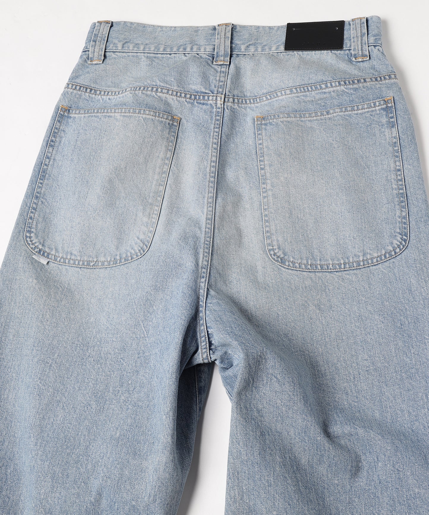 DAMAGE ONE TUCK WIDE STRAIGHT DENIM