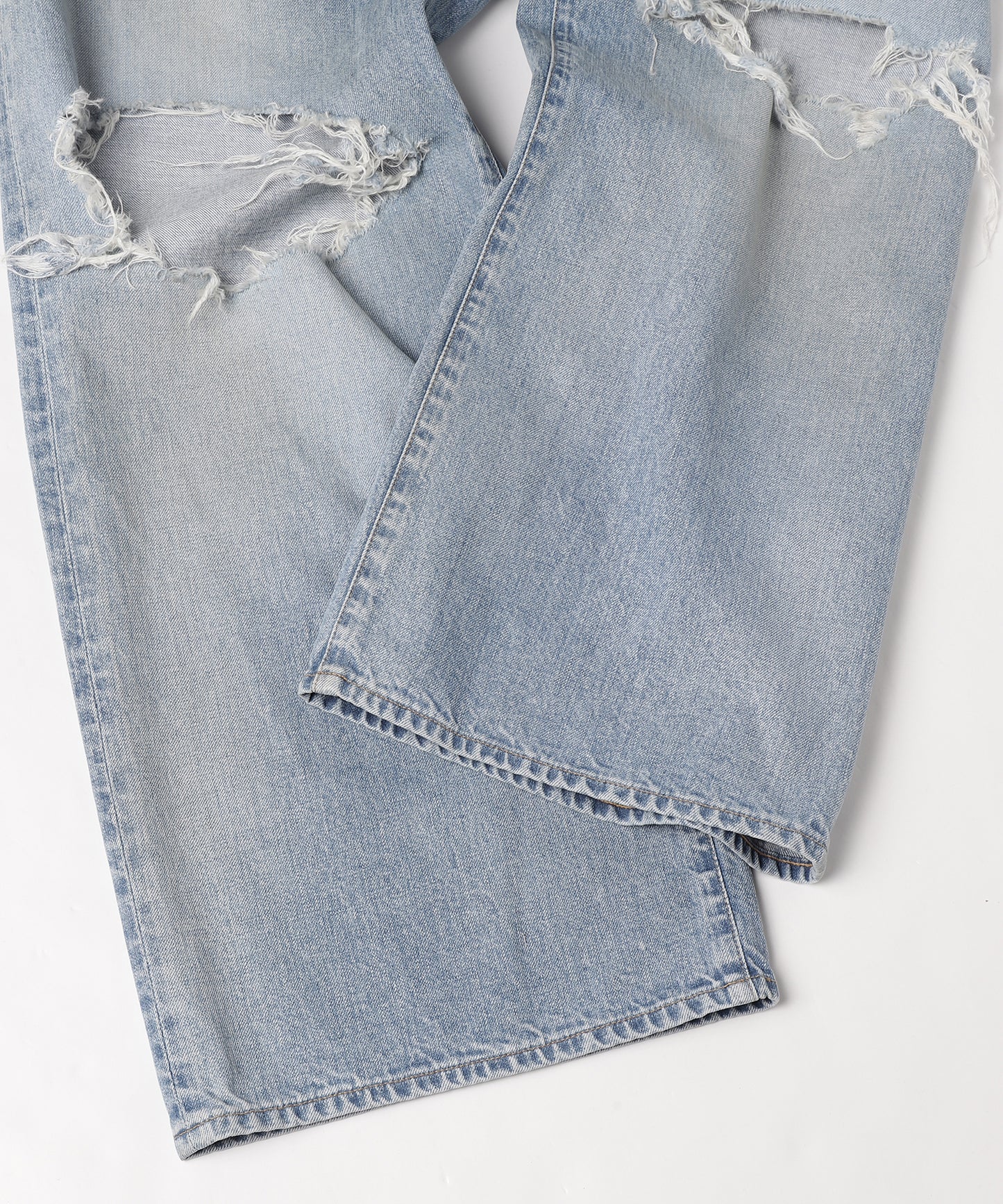 DAMAGE ONE TUCK WIDE STRAIGHT DENIM