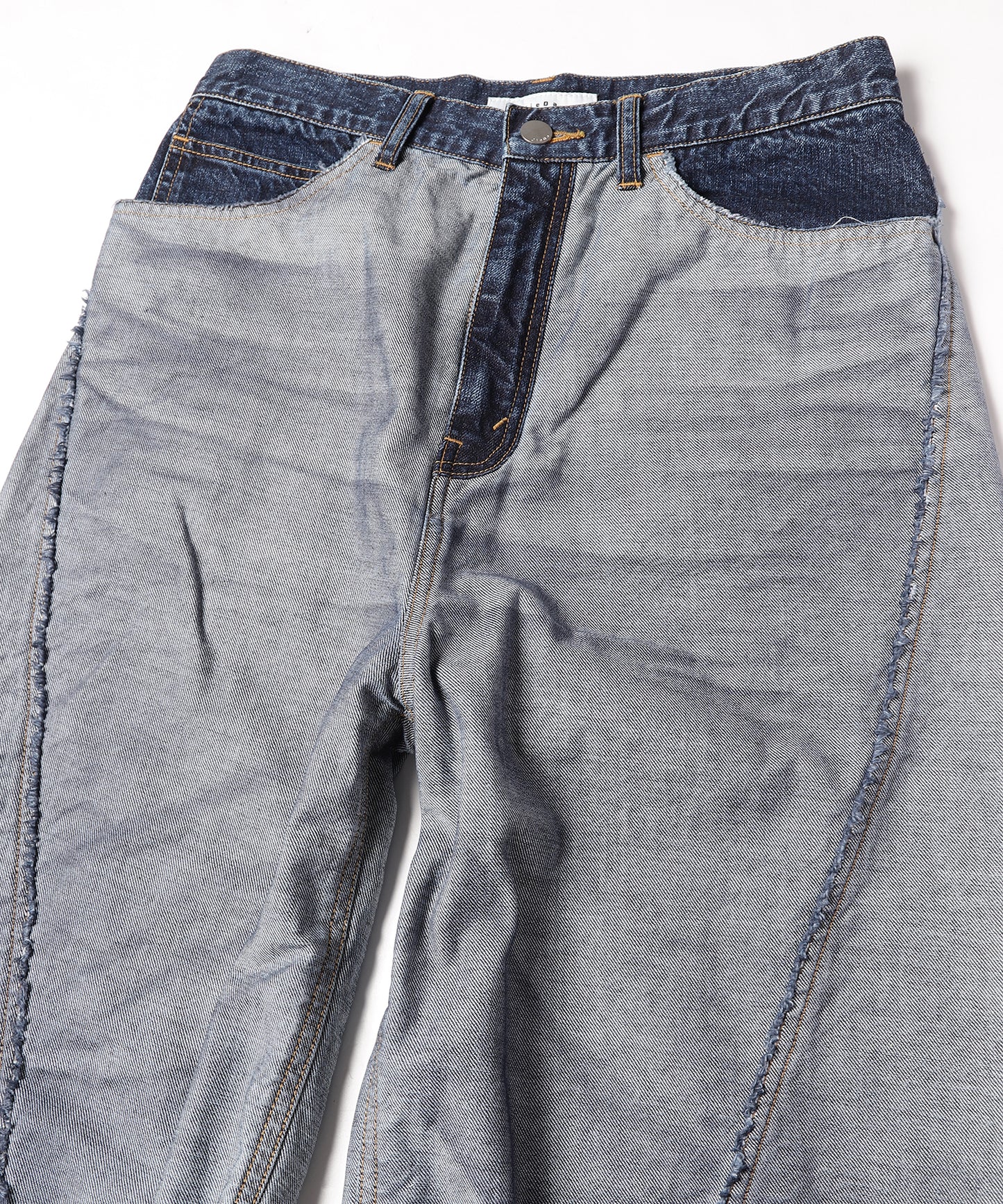 BACK SIDE LOOSE FIT JEANS