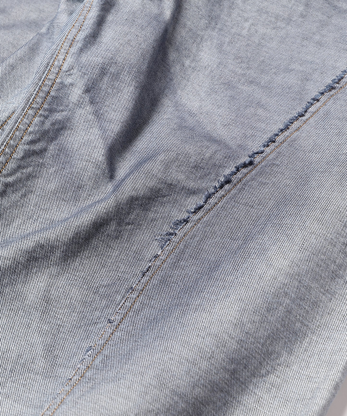 BACK SIDE LOOSE FIT JEANS